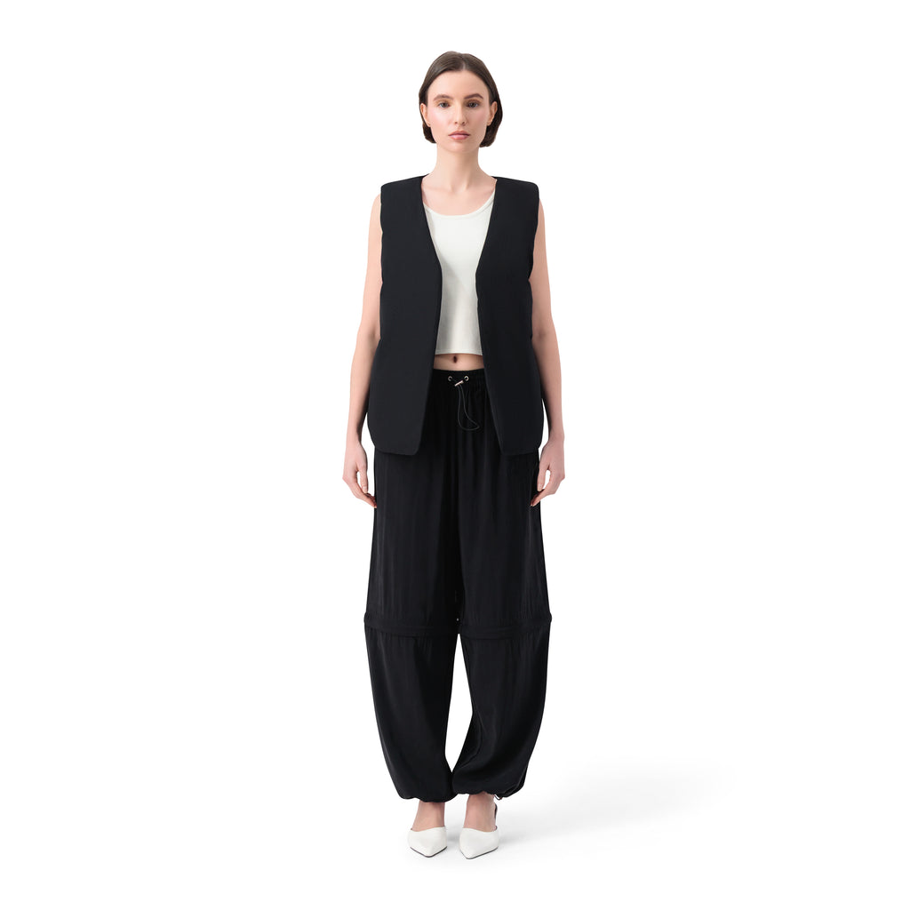 VEST - BLACK.