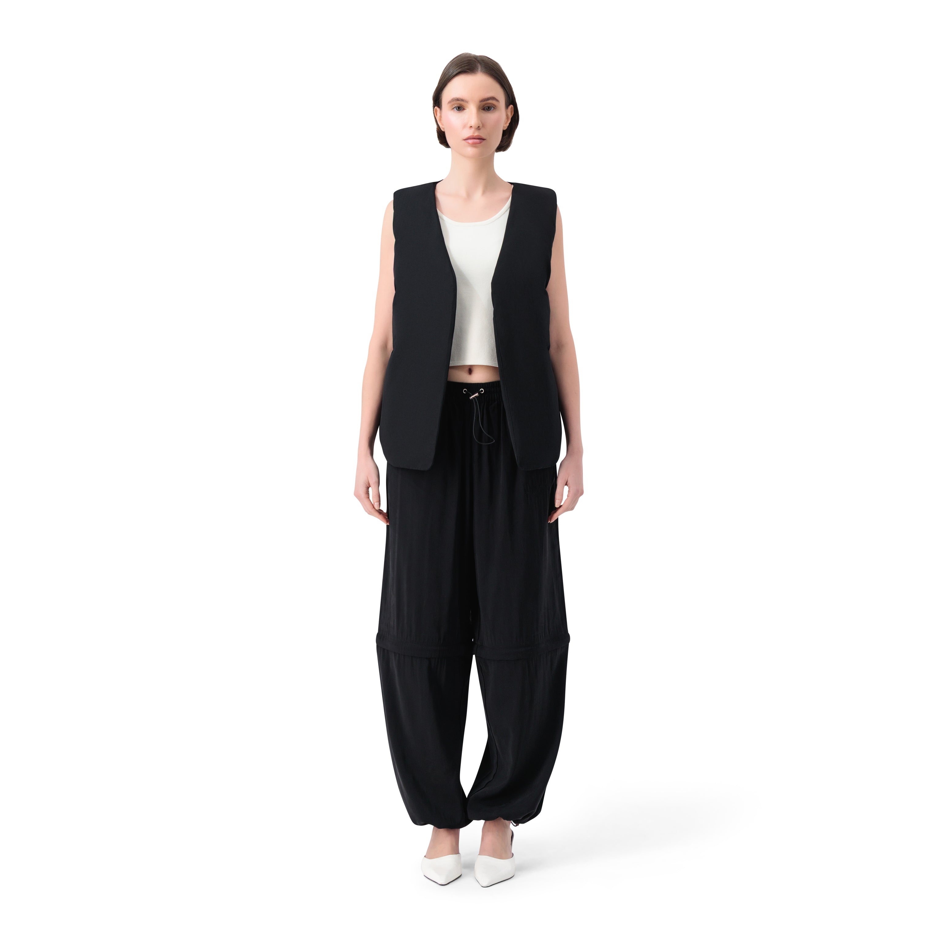 VEST - BLACK.