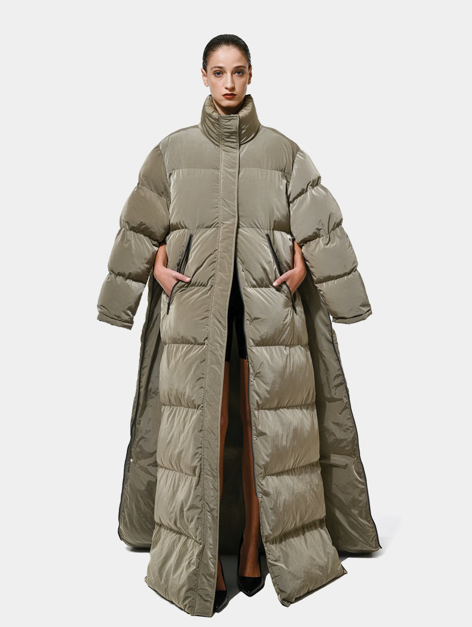 ELONGATED PADDED PUFFER - LIGHT SILVER GREY