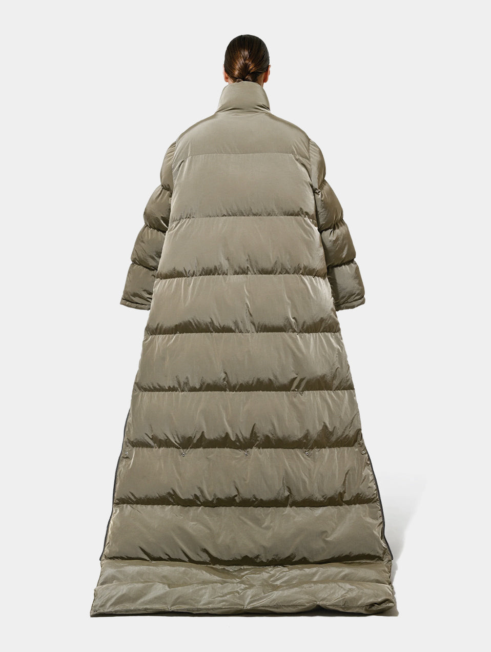 ELONGATED PADDED PUFFER - LIGHT SILVER GREY