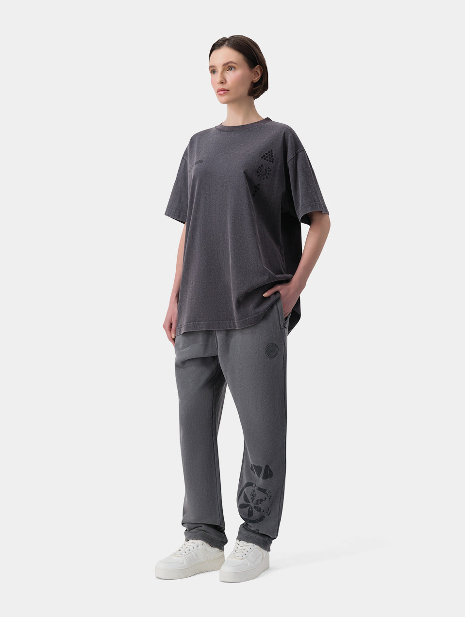 QASR SAAD SWEATPANTS
