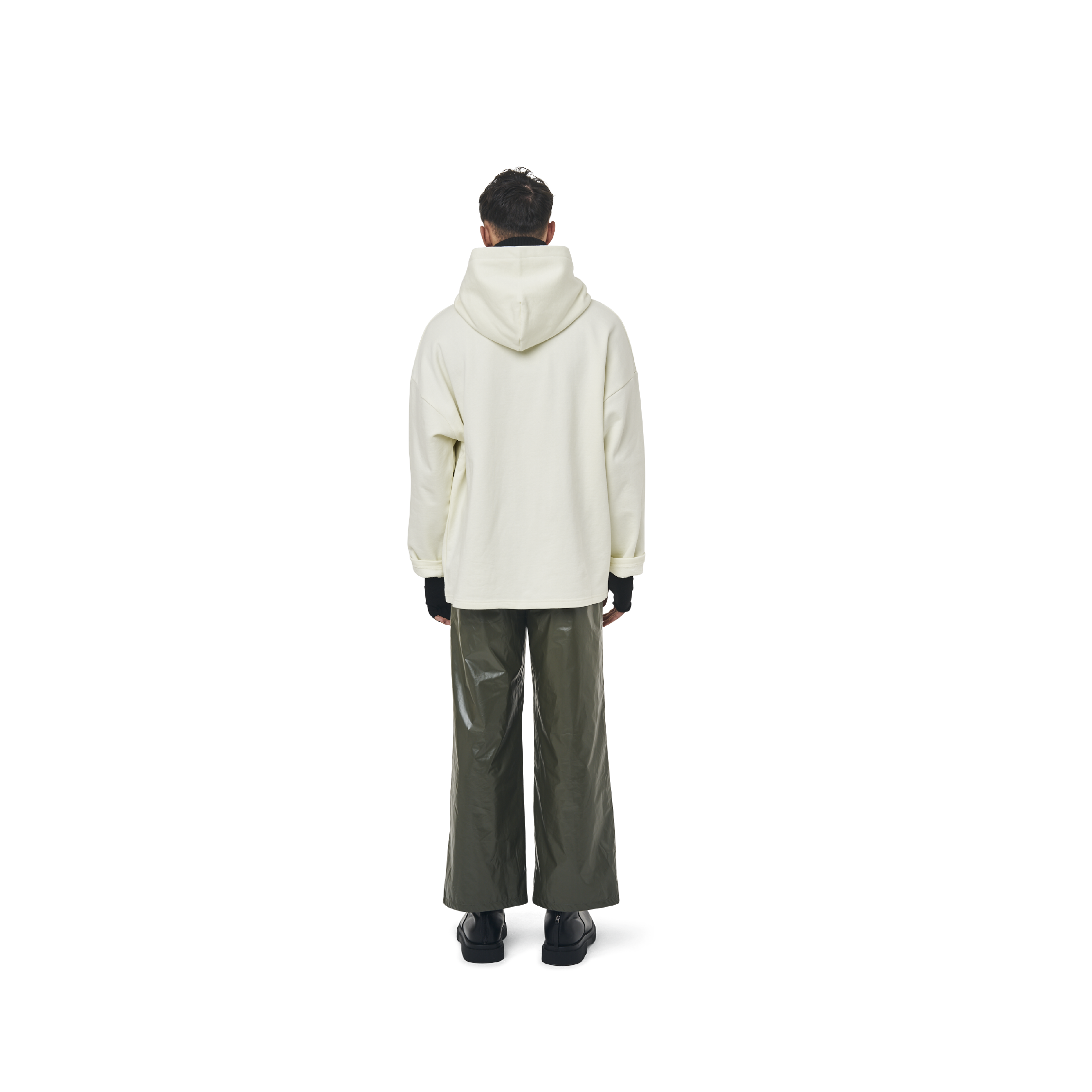 Long sleeves Loose cut hoodie in off white color fabric featuring Eighteen Eighty-Six print at front. 1886 logo embroidered at bottom front. Loose at cuffs and hem.