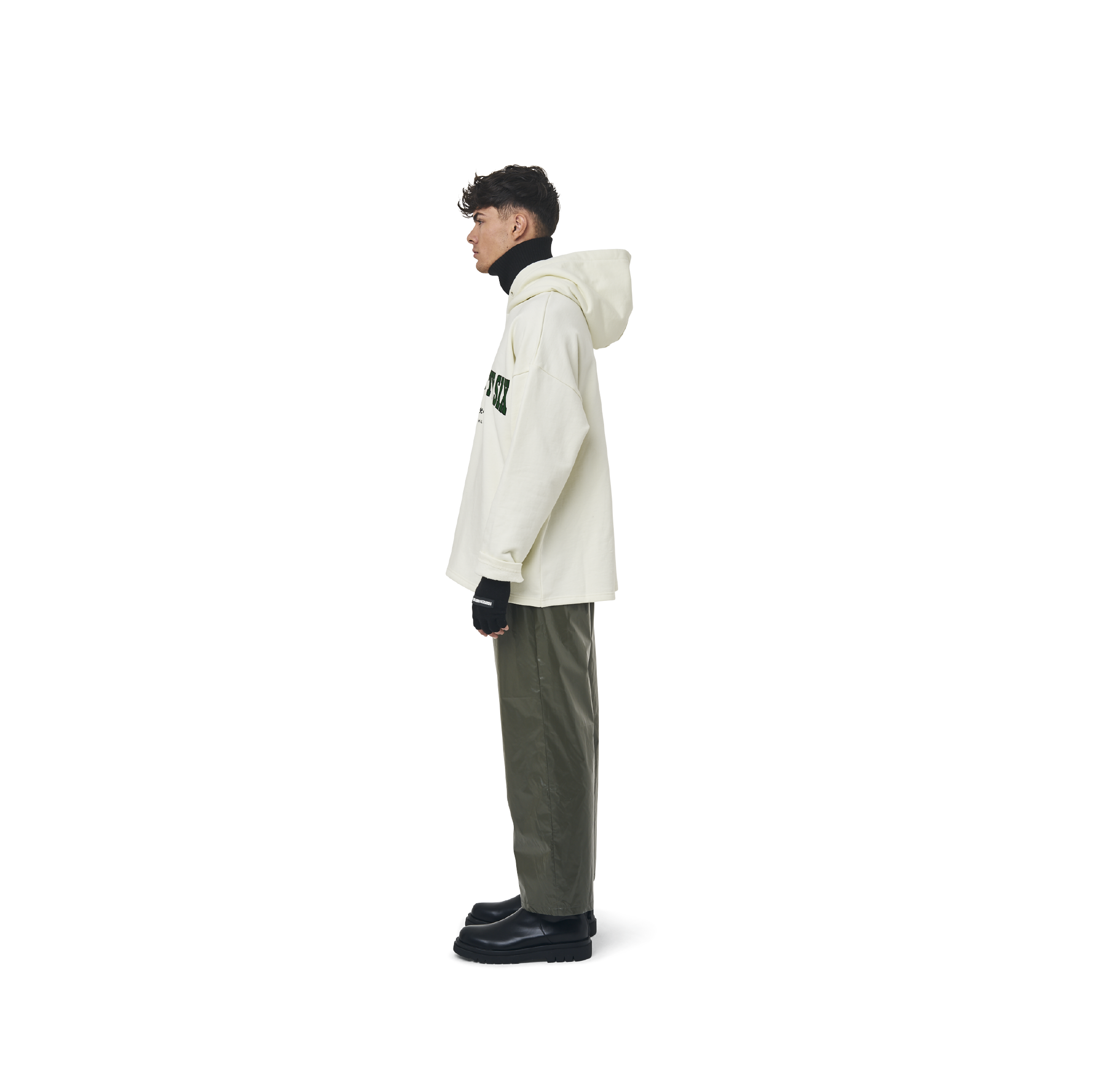 Long sleeves Loose cut hoodie in off white color fabric featuring Eighteen Eighty-Six print at front. 1886 logo embroidered at bottom front. Loose at cuffs and hem.